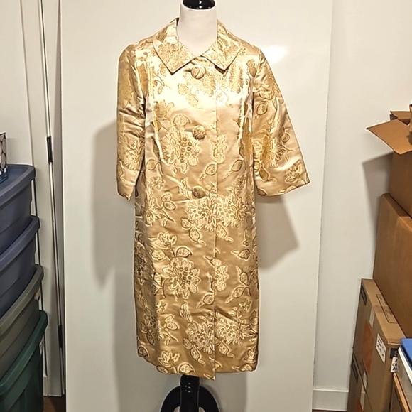 Royal Lynne Made in Royal Crown Colony of Hong Kong vintage gold brocade coat 12 - Picture 1 of 15